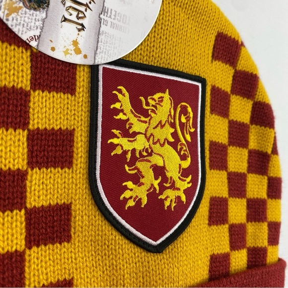 Harry‎ Potter Gryffindor Hogwarts School of Magic Unisex Winter Beanie One Size - Picture 3 of 11